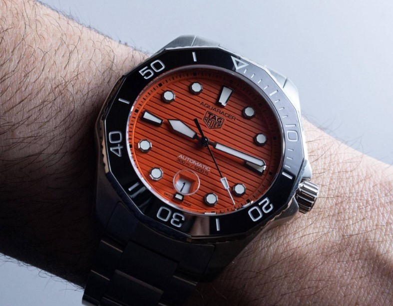 泰格豪雅全新推出竞潜系列Professional300腕表（图）