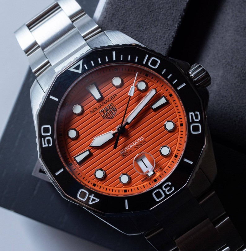 泰格豪雅全新推出竞潜系列Professional300腕表